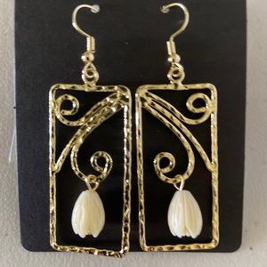 Pikake/Hamilton Gold Earrings